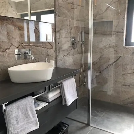 Casa Da Arvore Im Eukalyptuswald Villa Cova do Moirao