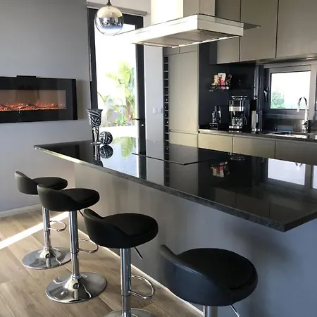 Casa Da Arvore Im Eukalyptuswald * Cova do Moirao