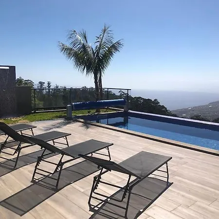 Casa Da Arvore Im Eukalyptuswald Villa Cova do Moirao