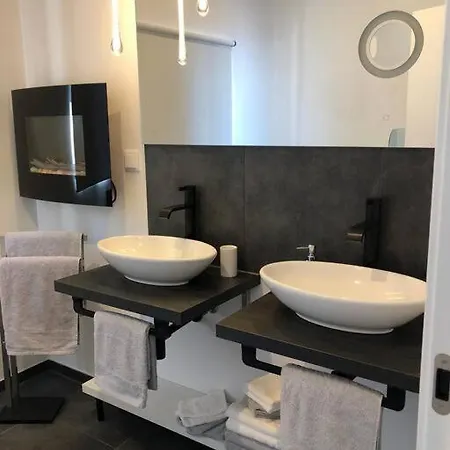 Casa Da Arvore Im Eukalyptuswald Βίλα Cova do Moirao