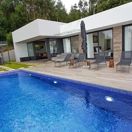 Casa Da Arvore Im Eukalyptuswald Cova do Moirao