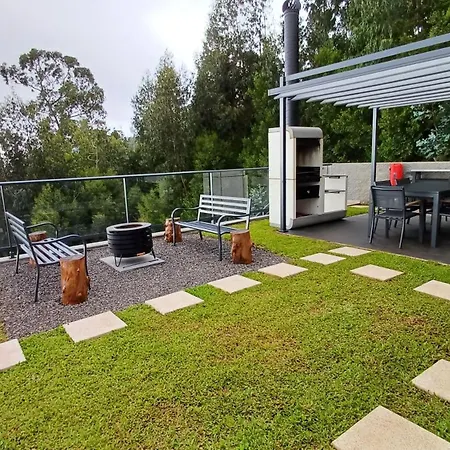 Villa Casa Da Arvore Im Eukalyptuswald Cova do Moirao