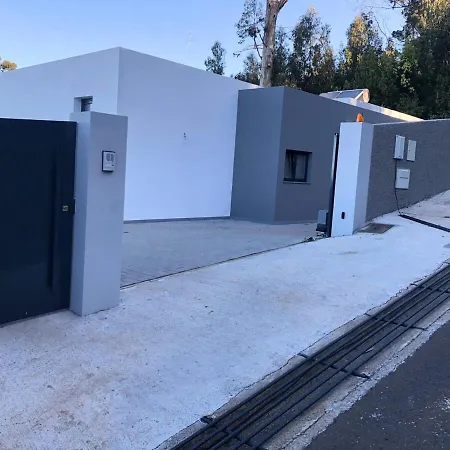 Casa Da Arvore Im Eukalyptuswald Βίλα Cova do Moirao