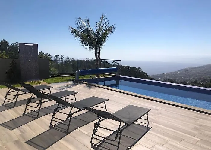 Casa Da Arvore Im Eukalyptuswald Villa Cova do Moirao