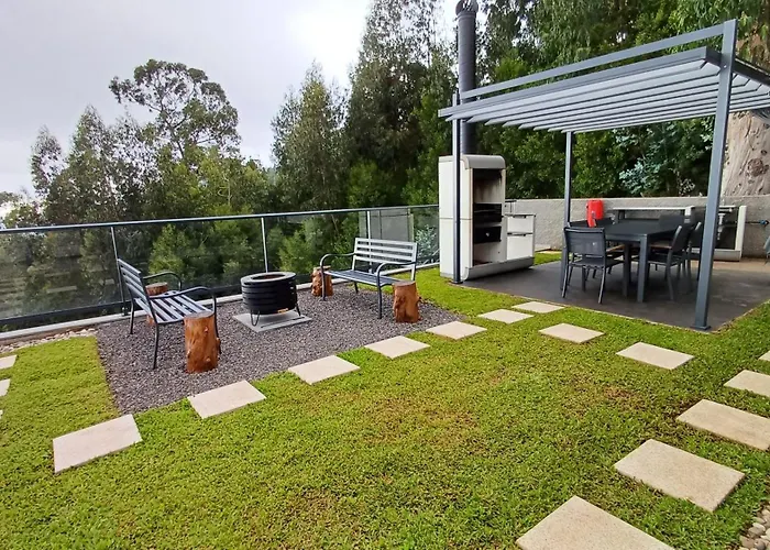 Villa Casa Da Arvore Im Eukalyptuswald Cova do Moirao