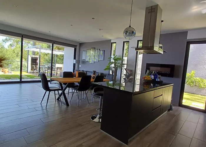 Casa Da Arvore Im Eukalyptuswald Cova do Moirao