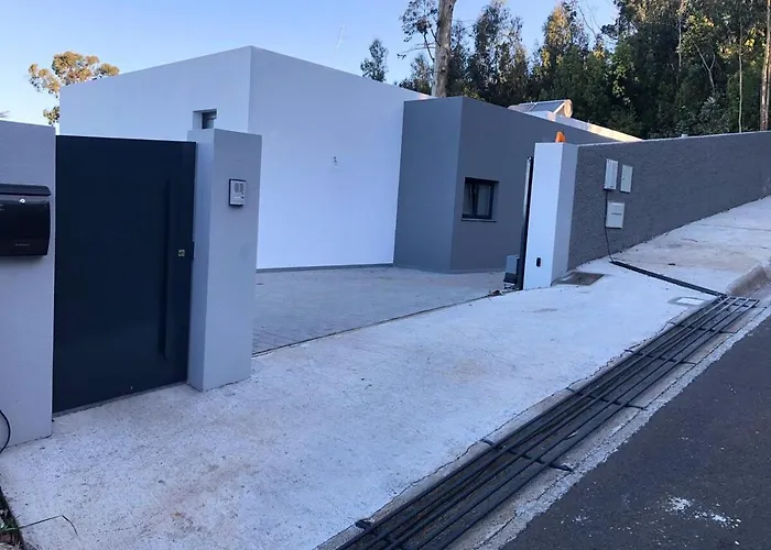 Casa Da Arvore Im Eukalyptuswald Villa Cova do Moirao