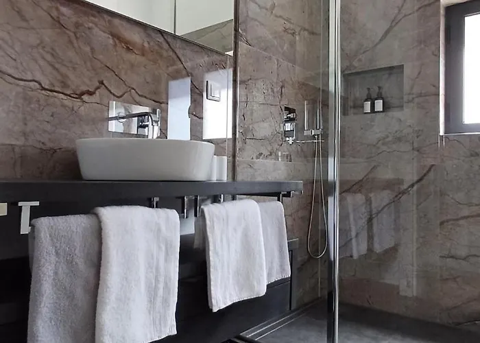 Villa Casa Da Arvore Im Eukalyptuswald Cova do Moirao