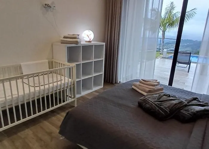 Casa Da Arvore Im Eukalyptuswald Villa Cova do Moirao